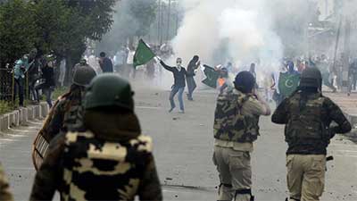 kashmir_stonethrowers